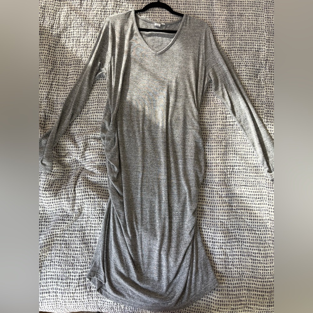 Women’s Gap Gray Maternity Knit Dress in size xl